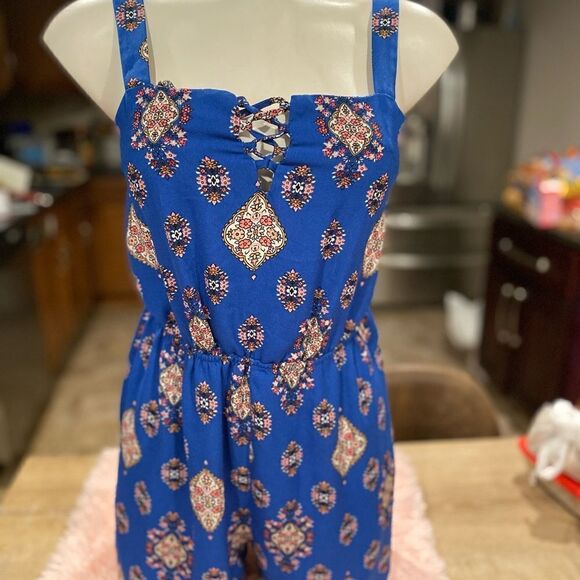Woman’s romper  - Picture 1 of 4